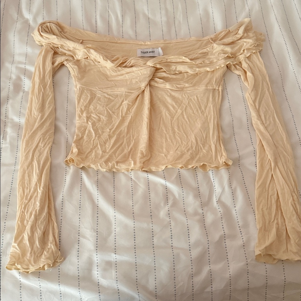 Tiger Mist Off-Shoulder Cream Blouse - Picture 3 of 3